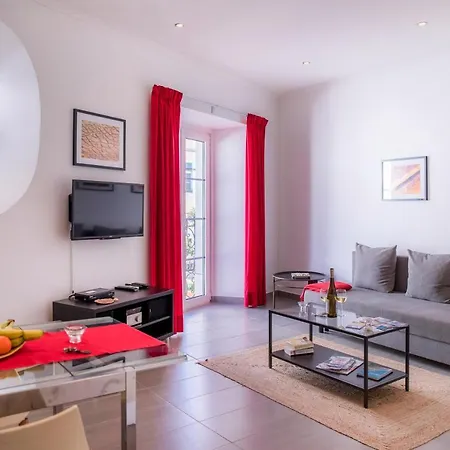 Marreiros Neto Apartment