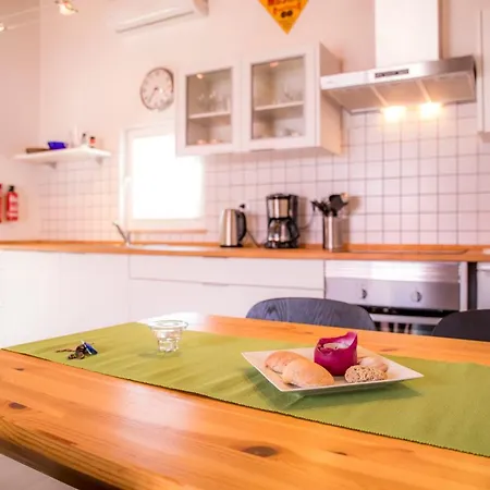 Marreiros Neto Apartment